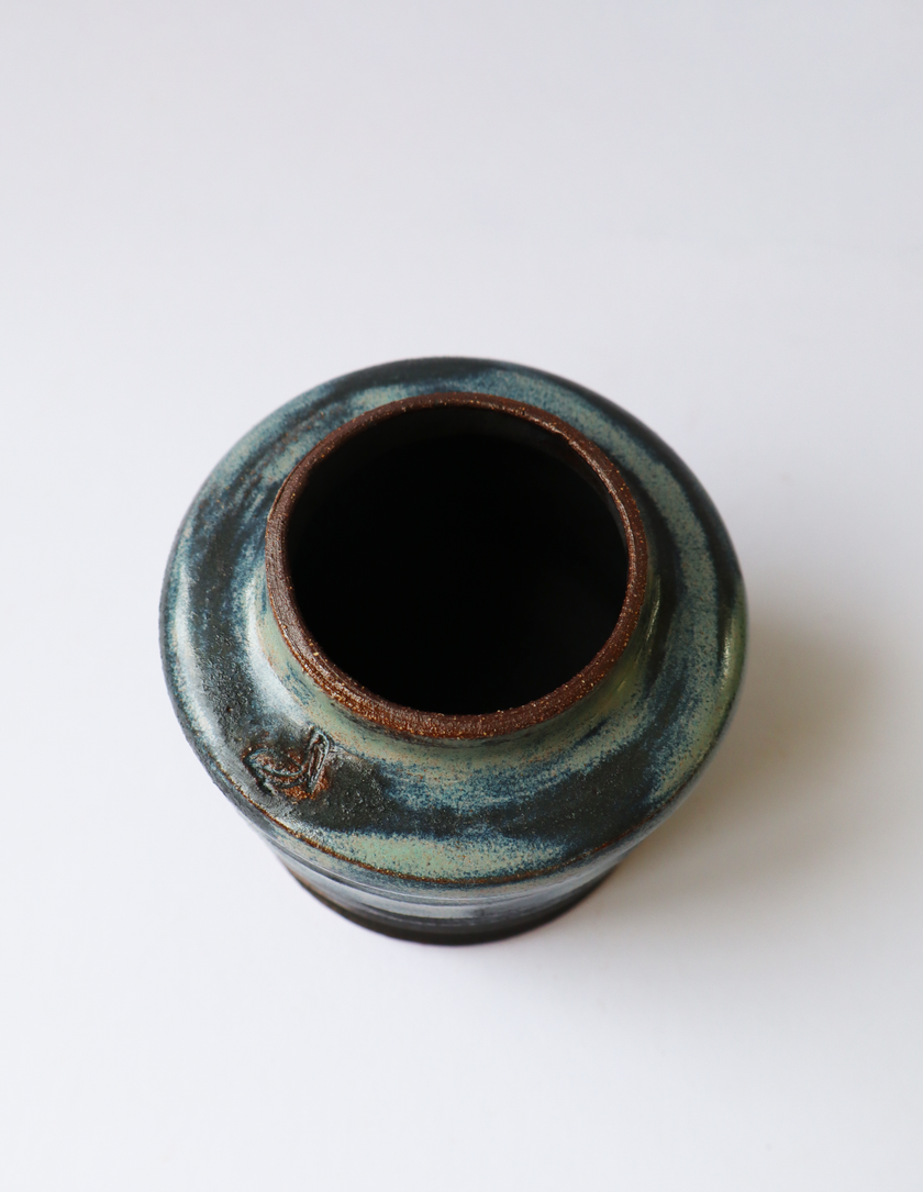 Ribbed Vase